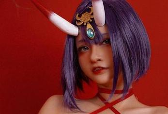 在线寻找Azami的女神气场，图片活像画中人。
