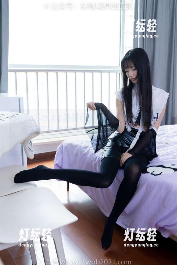 BoBoSocks袜啵啵-小甜豆 BoBoSocks袜啵啵 - 小甜豆的校服写真,高清到让我想立刻下载当壁纸,太可爱了吧!