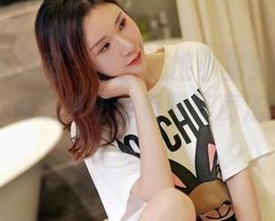 Feilin嗲囡囡 – 看！流氓小巫女的在线花嫁写真，诱惑中仿佛有阵阵魔法飘散开来！