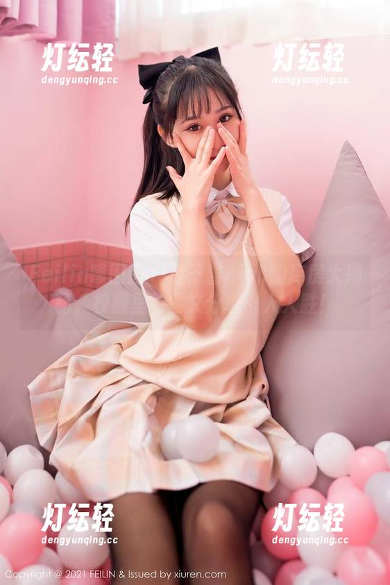 Feilin嗲囡囡 - 鱼子酱Fish的库房大揭秘，校服里的图文分享引人入胜！