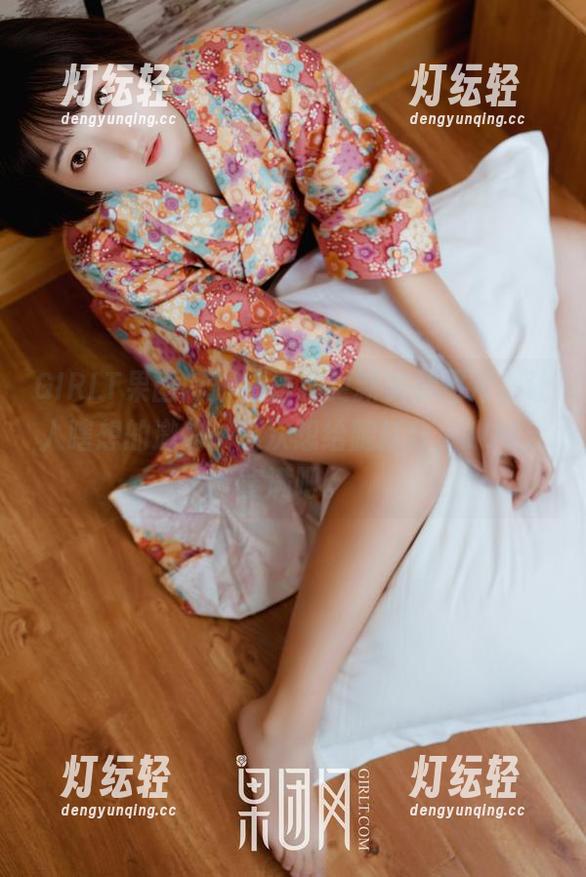 GIRLT果团网 - 王语纯更新美腿图片，让人瞎想的邀约…这次想给腿打分，100分塞满吧。