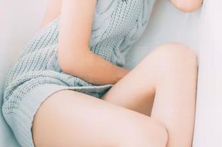 GIRLT果团网 – 黄歆苑夏天合集：我保证她是在用心拍摄，完全没有在偷懒！