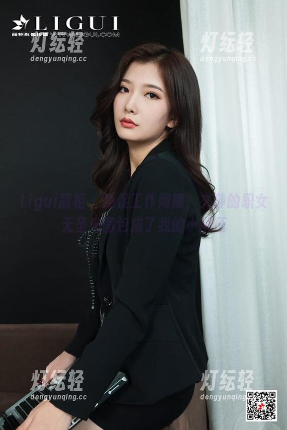 Ligui丽柜-文静 Ligui丽柜 - 急促工作间隙,文静的职女无圣光图包成了我的小解压