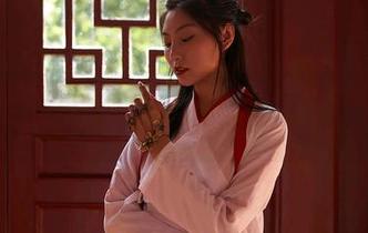 MiiTao蜜桃社 – 从护士到女神，陆萱萱Cecilia的高清美图里，能不能给我点反转？