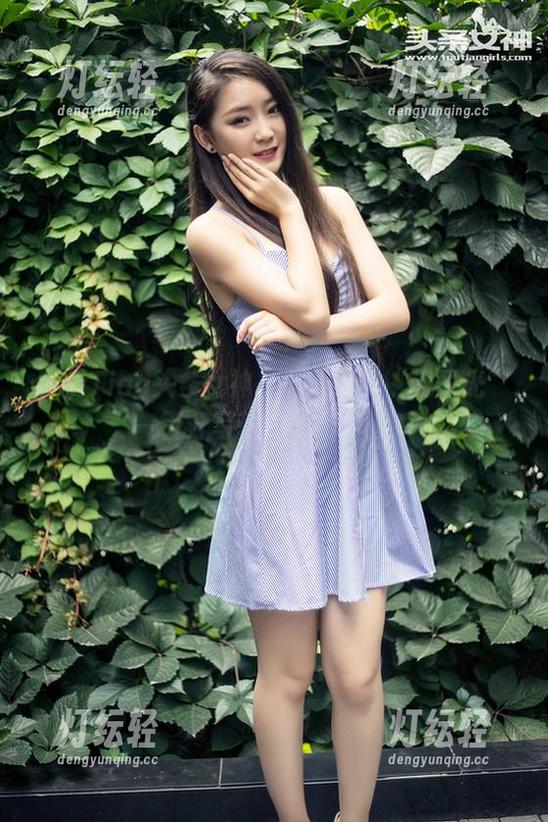 TouTiao头条女神-艾小青 TouTiao头条女神 - 艾小青的“无圣光”一百分写真,撩得了谁?
