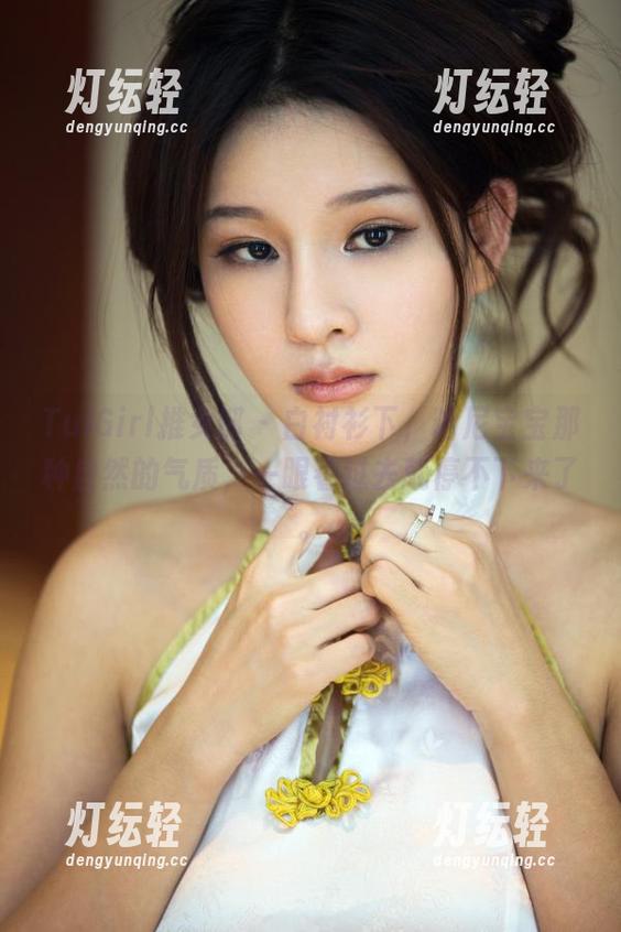 TuiGirl推女郎 - 白衬衫下，哈尼宝宝那种自然的气质，一眼看过去就停不下来了。