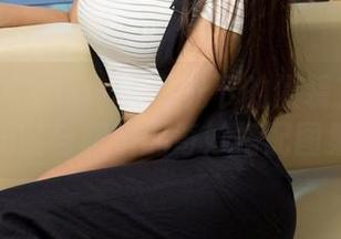 UGirls尤果网 – 无圣光下的假装文艺：景思晴与眼镜的奇妙搭配图集