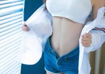UGirls尤果网 – 私拍新风向！万圣节，诗朵雅的图包里藏着哪些“鬼故事”？