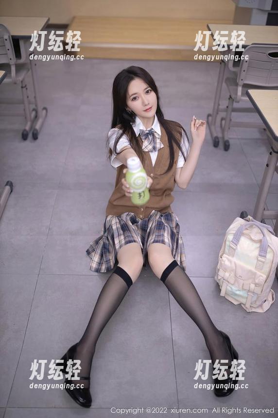 Xiuren秀人网 - 谁说只有兔子才可爱？大白兔吖美足图片下载，轻松收割眼球！