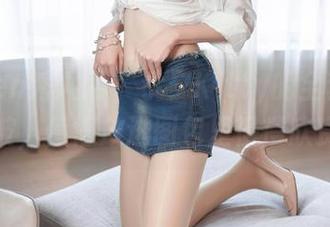 Xiuren秀人网 – 小夕Kitty的全套礼服这波，值得放进图包里慢慢欣赏。