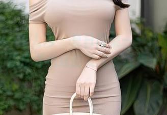 Xiuren秀人网 – 夏日图集——柚柚小奶瓶，加盟格调低迷的夏天，成为一缕清风。