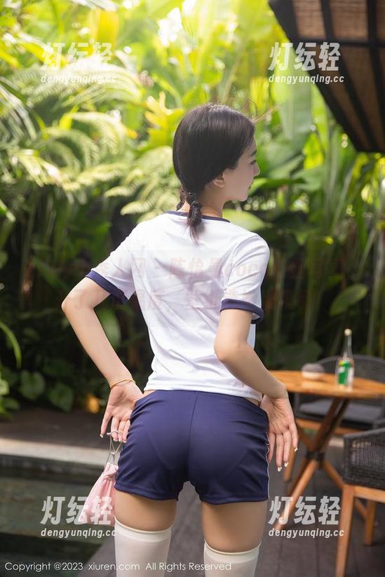 Xiuren秀人网 - 陈怡曼coco校园写真，升了几度温度，壁纸选她准没错！