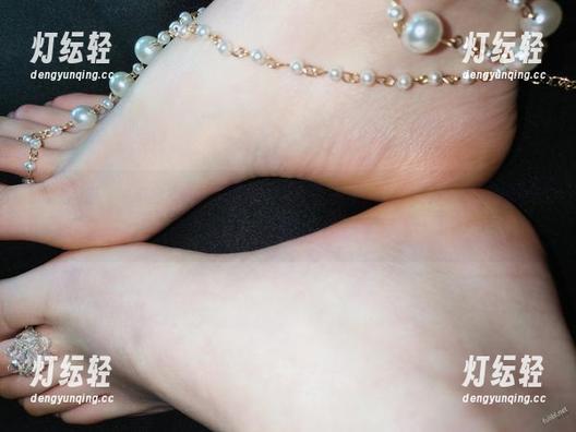 微密圈 - 翻翻YuYu超甜丫的毛衣合集，照片里的每一丝纤维都在说话