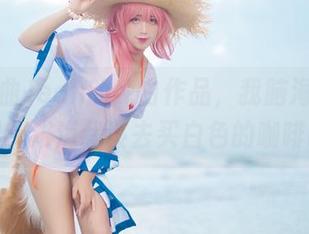 一看九曲Jean的纯白作品，我脑海里就浮现出：难道我该去买白色的咖啡吗？