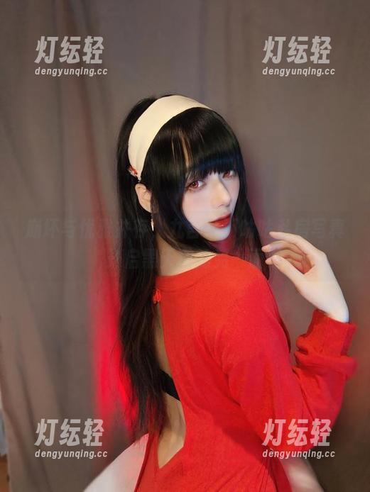崩坏与优雅并存，九言从不咕咕私房写真开启黑天鹅的另一面