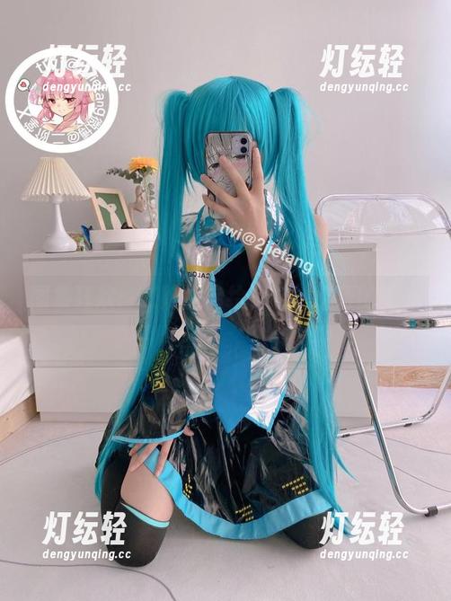 二阶堂宅绘子 图集狂欢:二阶堂宅绘子学妹小巧的姿态