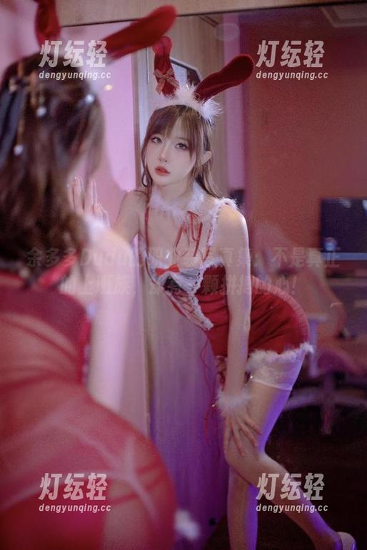 余多多Dudu的职业装写真集：不是真正的上班族，却有一颗拼搏的心！
