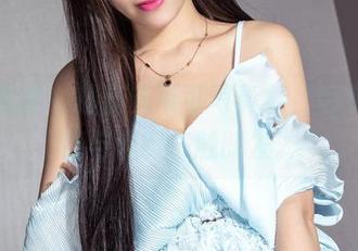 克拉女神 – 最新苏可可写真集，毛衣版冷艳与温暖一触即发。