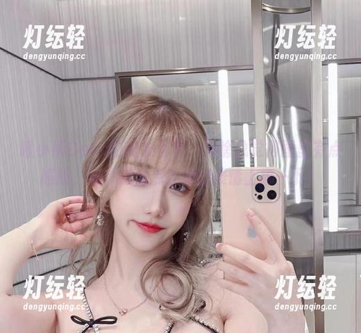 啾小妍Deer 啾小妍Deer的内衣写真,为啥总觉得图里有点尴尬,好想把焦点往她的表情上挪一下!