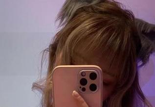 不用花钱，啾小妍的金发芭比套图任你随便送走