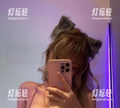 不用花钱，啾小妍的金发芭比套图任你随便送走