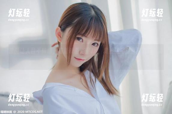 原图让人目不转睛，喵糖映画浴室JK，竟然能把浴室拍得如此美艳。