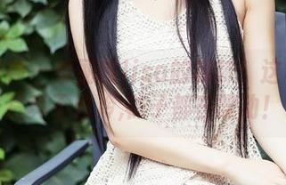 头条女神 – 爱丽莎lisa的棉袜：这样的图片真不怕冷,袜子都在躁动！
