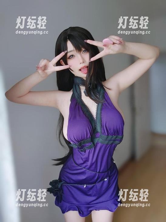 图包中的女主K以少女角色出现在我视线里，静默的吸引。