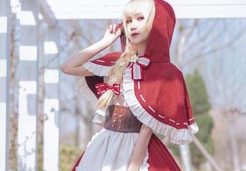 原图里的妖君白研美足，墙上壁纸的新气息！