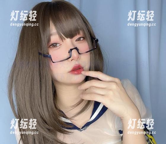小泉学姐吖的夏天：精选套图中，真有一些让人停下脚步的灵动感。