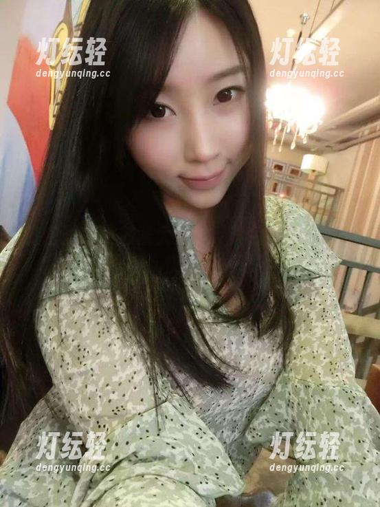 微密圈 - 小芯酱大声说：紫色写真不需要理由，快来白嫖吧！