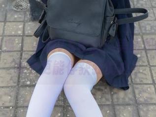 少女秩序 – 小满VS校服：美图和图包，哪个更能俘获我的心？