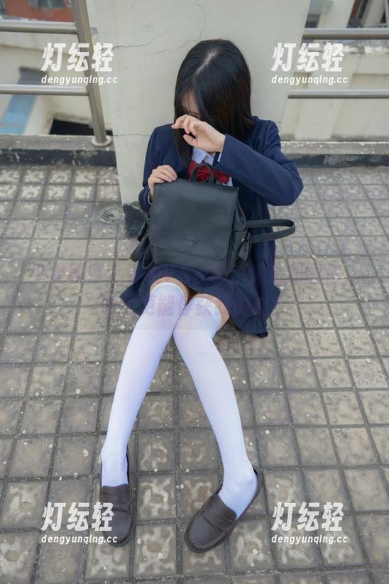 少女秩序 - 小满VS校服：美图和图包，哪个更能俘获我的心？