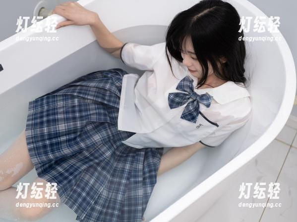 少女秩序 - 分享一下鹿可的JK写真集，配合这眼神，心疼我自己了！