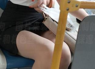 异思趣向 – 图片来袭！小北定制的东北妹子和棕色丝袜，温馨又深邃…