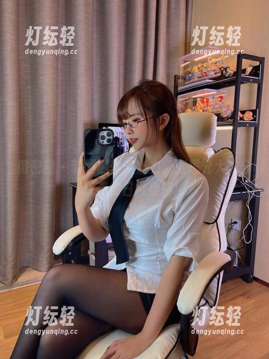 微密圈 - 制服黑丝的魅力，张思允大方分享我的日常穿搭！