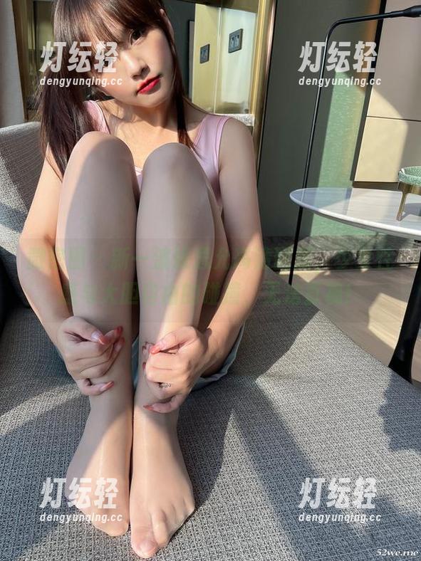 微密圈 - 新一波张思允高清图册，少女性感与大胆自由的碰撞，无法直视！