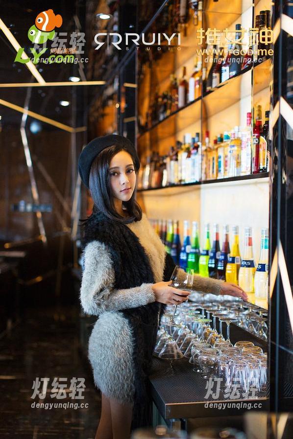 推女神 - 施忆佳Kitty酱的原图和服私拍，难得看到她展示不一样的一面！