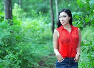 推女郎 – 当赵纹清遇上姐姐，私拍来个古灵精怪的组合。
