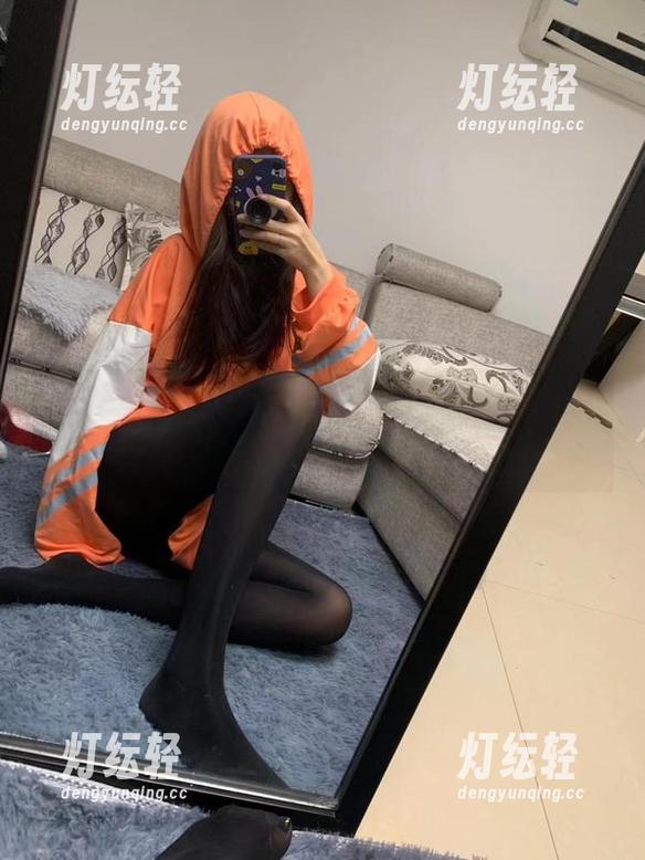 微密圈 - 提袜少女的晚上，不止睡衣，还有免费的资源等你！