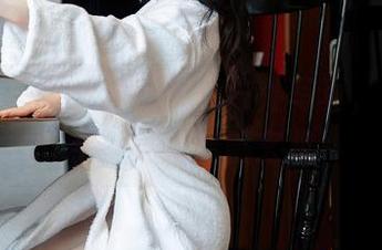 星颜社 – 看，李丽莎的户外写真，貌似随手一拍却暗藏玄机