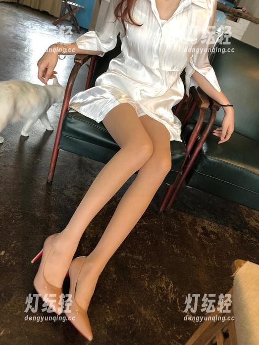 梦里一只喵 微密圈 - 看!“梦里一只喵”在私拍中如何与棕色诱惑亲密接触…