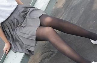 森萝财团 – 小满最新学姐风格写真，不像Polar选手的那个学姐！