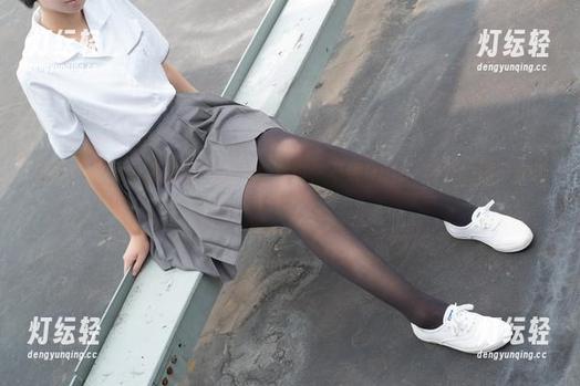 森萝财团-小满 森萝财团 - 小满最新学姐风格写真,不像Polar选手的那个学姐!