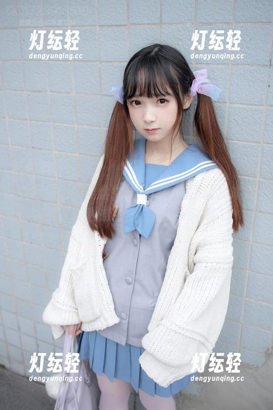 森萝财团的黑丝女仆写真，居然让我体会到了一种操控不住的DIY诱惑...