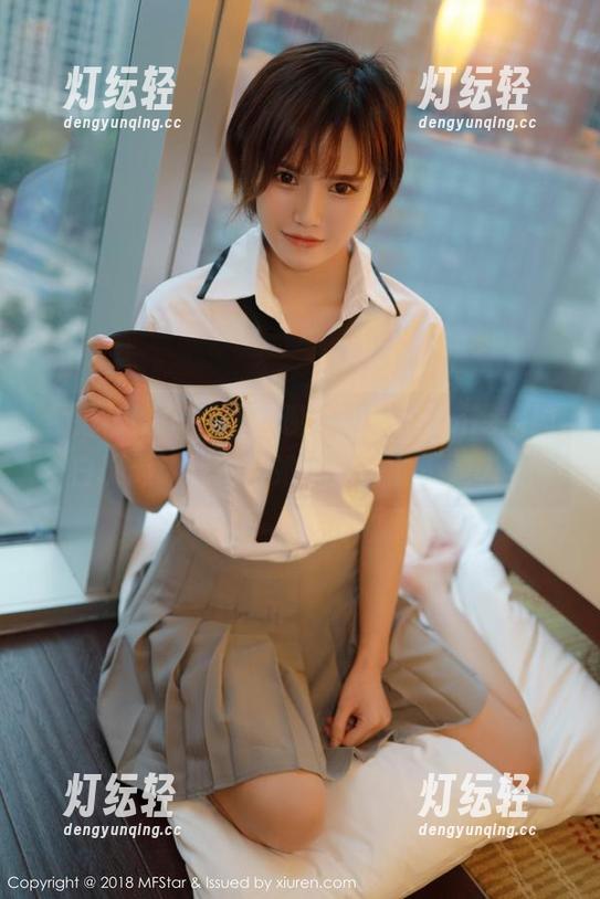 模范学院 - 原图再现，鲍妮boonie的纯白摄影让我觉得她可能真的不是人。
