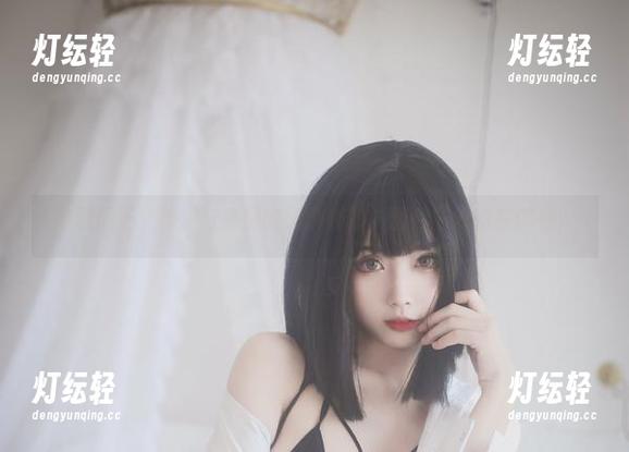 清颜颜子：校服与私房的无聊碰撞，图片的看点在何处？