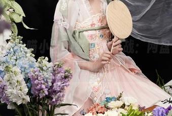 爆机少女喵小吉的红裙大作战：网盘里是个好地方