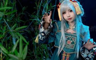 爆机少女喵小吉的运动写真：看我卖力流汗，原图也别想藏好。
