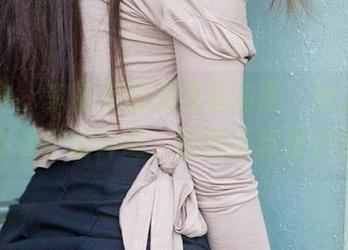爱尤物 – 李丽莎的清纯私房图，给人一种想要保护的冲动，画面还真是直白。